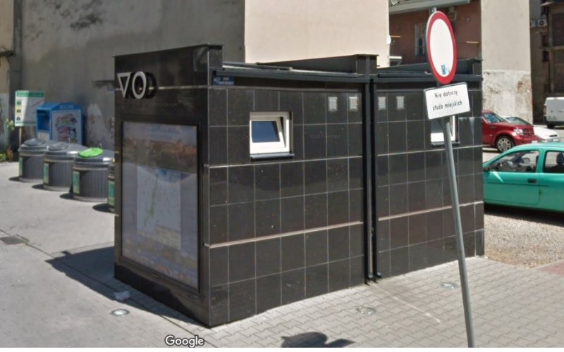 Toalety za pół miliona wracają do użytku. Miasto przenosi je na cmentarz komunalny