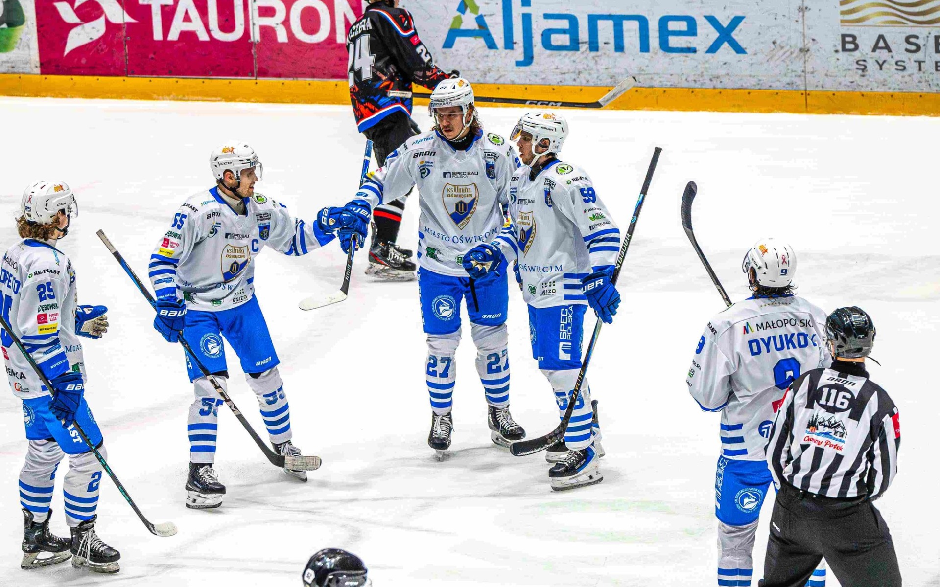 Hokeiści Unii Oświęcim odnieśli trzecie zwycięstwo z rzędu: 4:0 z STS Sanok