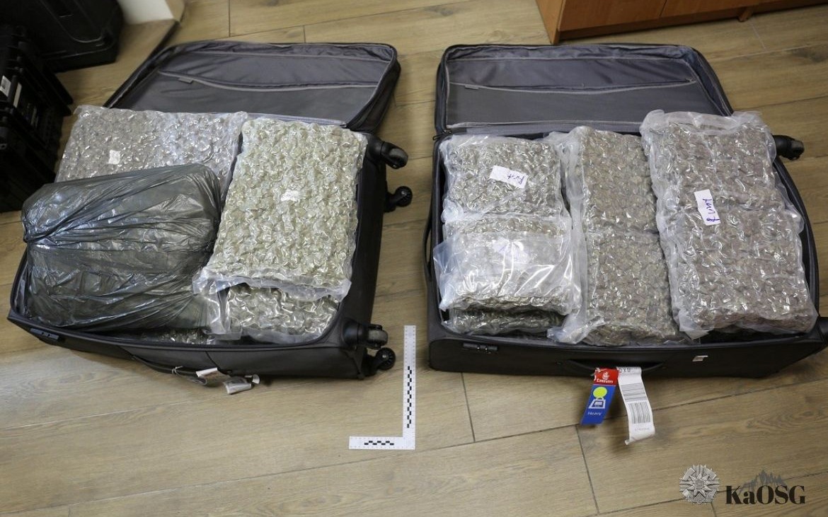 Trzech Brytyjczyków skazanych za przemyt 202 kg marihuany przez Kraków Airport