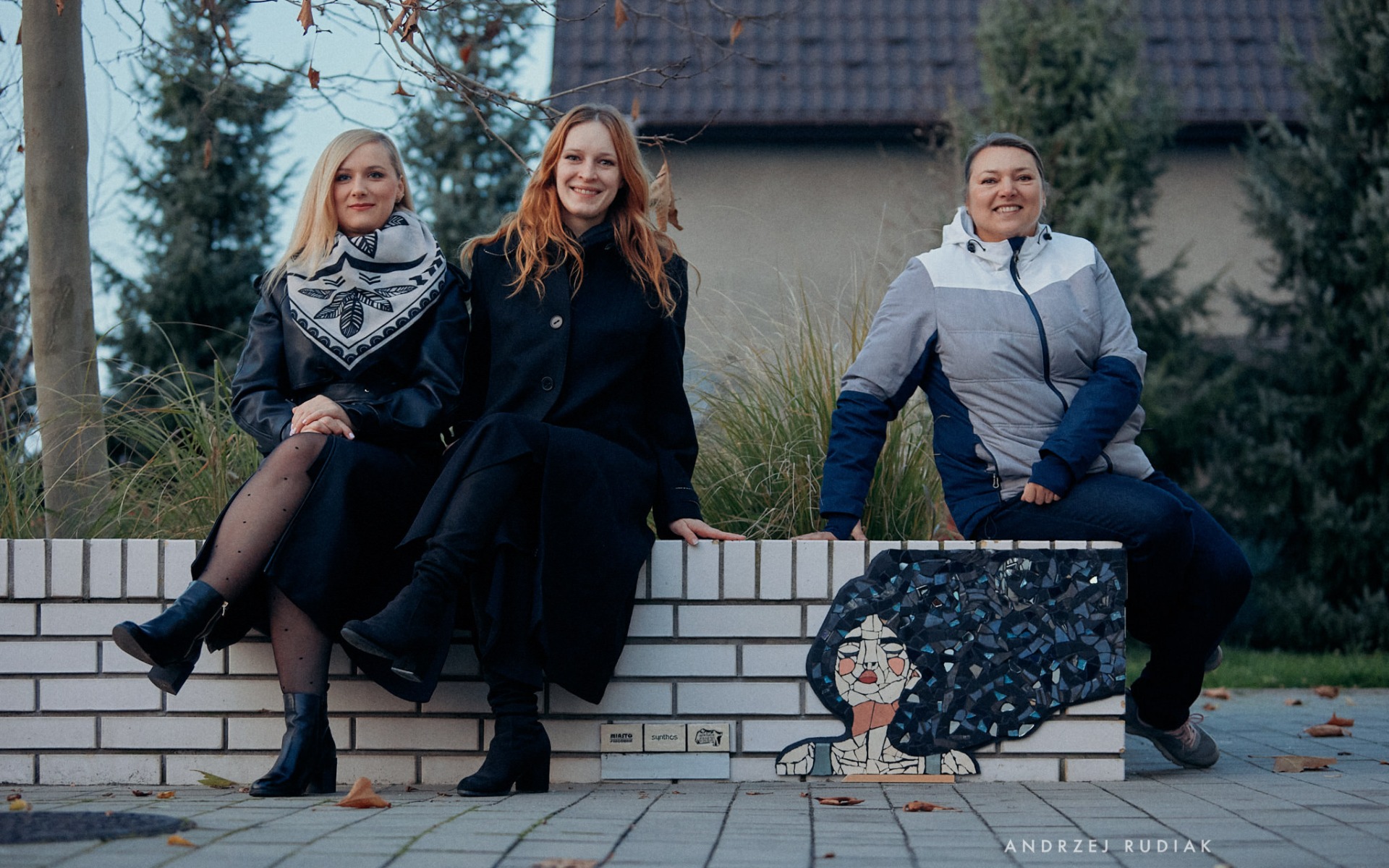 Kolejne cztery nowe mozaiki stworzone przez mieszkanki Oświęcimia. Rok Kobiet nabiera kolorów