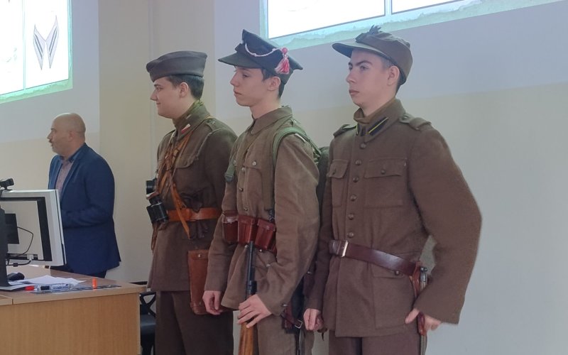 Spotkanie o historii lokalnego batalionu. Studenci i uczniowie poznali dzieje BON „Oświęcim”