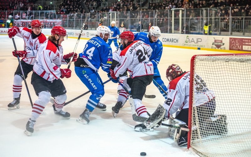 Unia Oświęcim z trzecim zwycięstwem z rzędu! Pewna wygrana 4:1 z Cracovią w Krakowie
