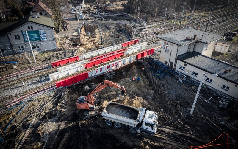 Tunel pod torami na ul. Wawelskiej rośnie w oczach. Kluczowy etap inwestycji w Bieruniu