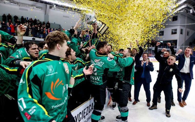 Cztery gole w jednej tercji! JKH GKS Jastrzębie sięga po TAURON Puchar Polski