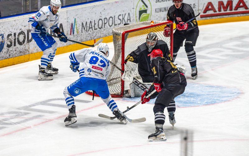 Hokejowy rollercoaster w Oświęcimiu! Unia znów lepsza od Cracovii – złoty gol w dogrywce