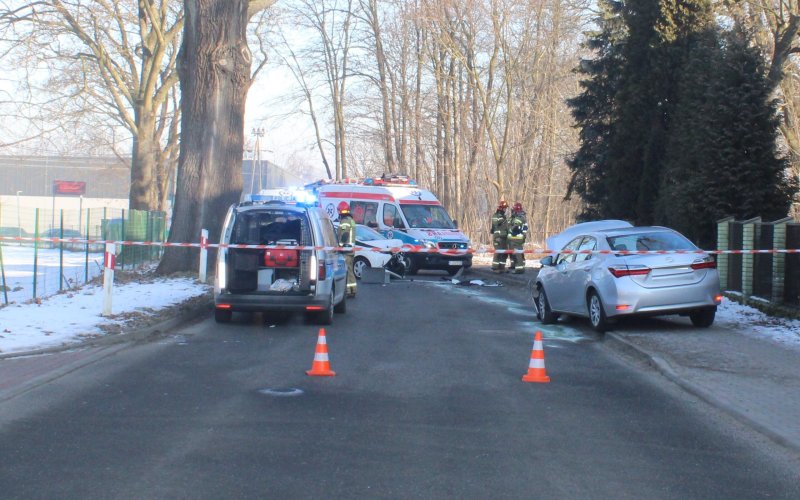 Zjechała na przeciwny pas. Groźny wypadek na ul. Grojeckiej pod Oświęcimiem