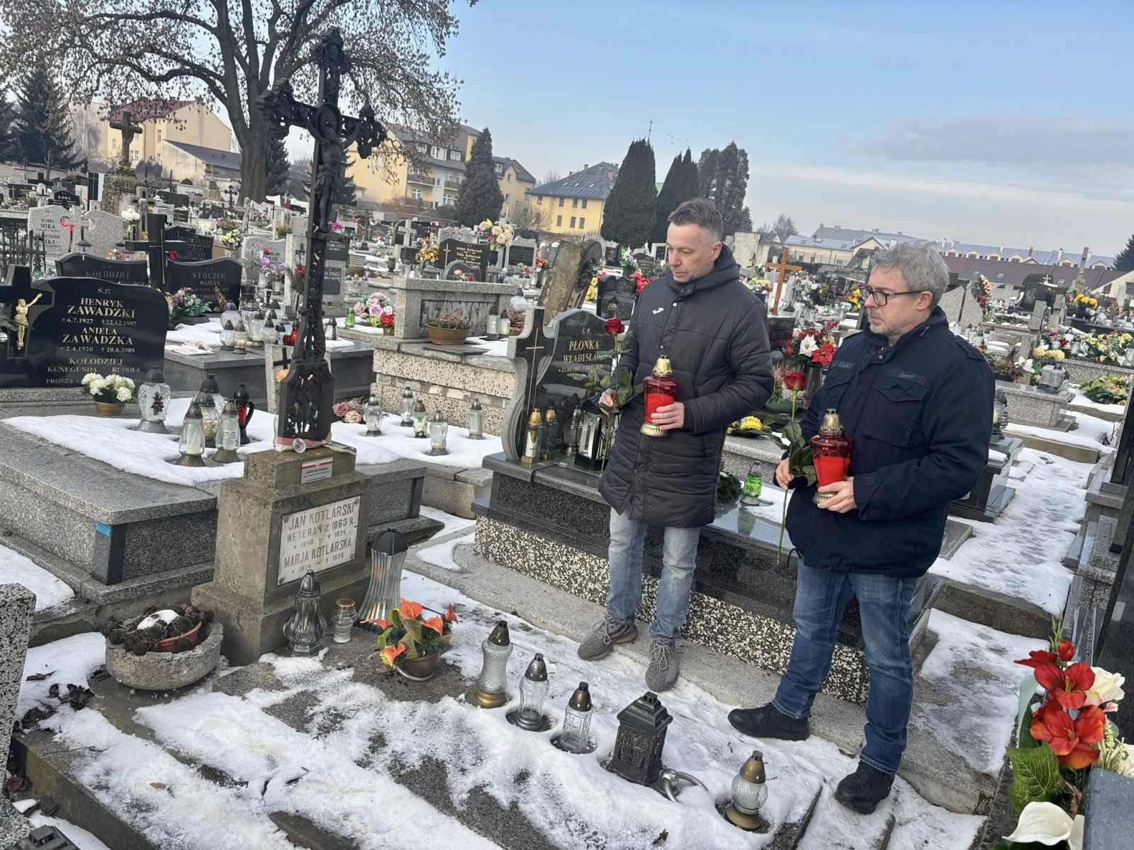 Kwiaty na grobie powstańca. Rocznica Powstania Styczniowego w Oświęcimiu