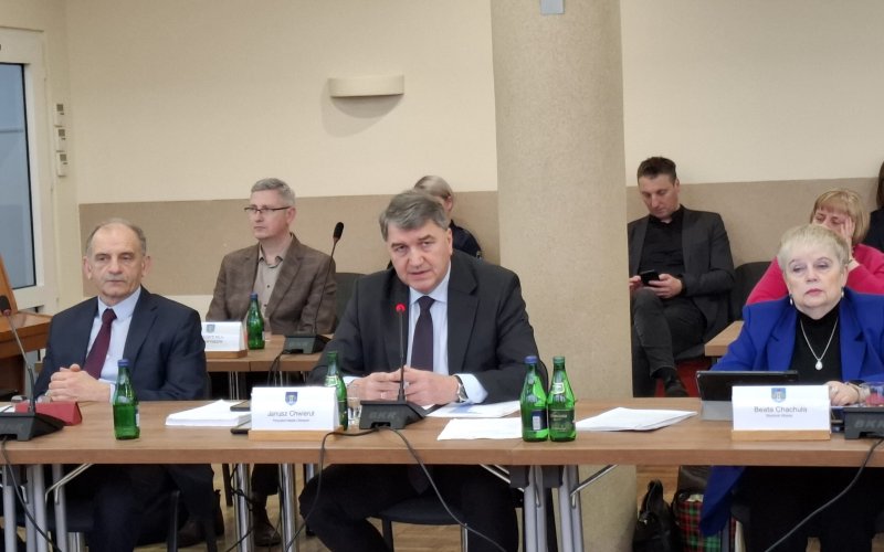 76 mln zł na inwestycje i bezpieczny dług. Rada Miasta przyjęła budżet Oświęcimia