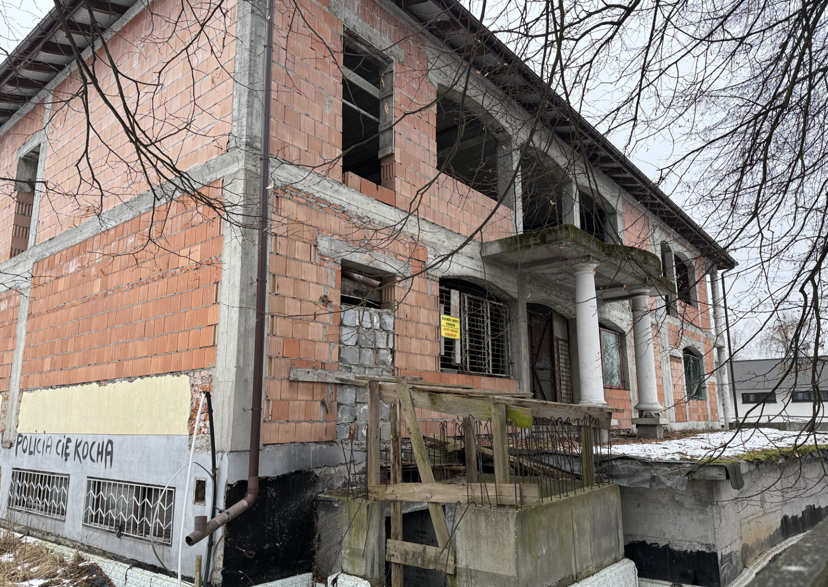 Miasto kupiło budynek za milion. Obiekt od 4 lat stoi i straszy