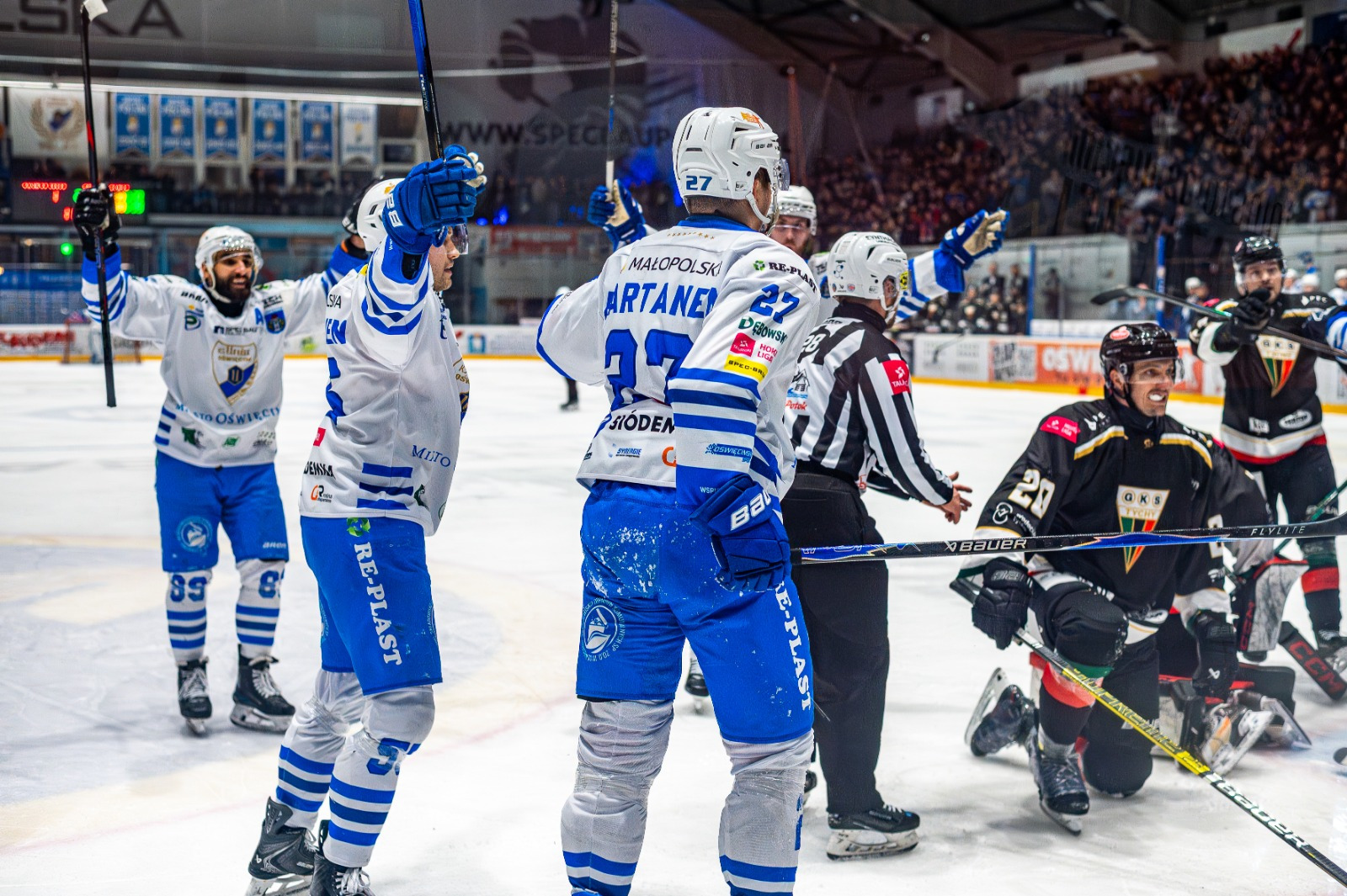Unia Oświęcim ograła GKS Tychy w twardej bitwie! 3 gole w przewagach i nerwowa końcówka