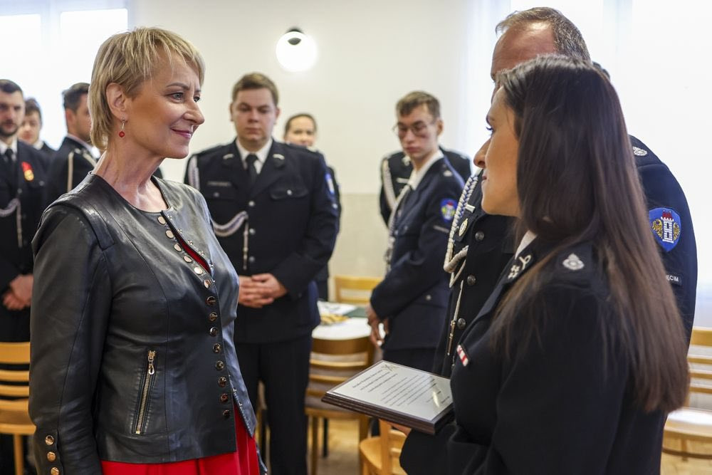 87 tysięcy złotych dla OSP Oświęcim! Nowa elewacja remizy, skafandry dla nurków i sprzęt pralniczy