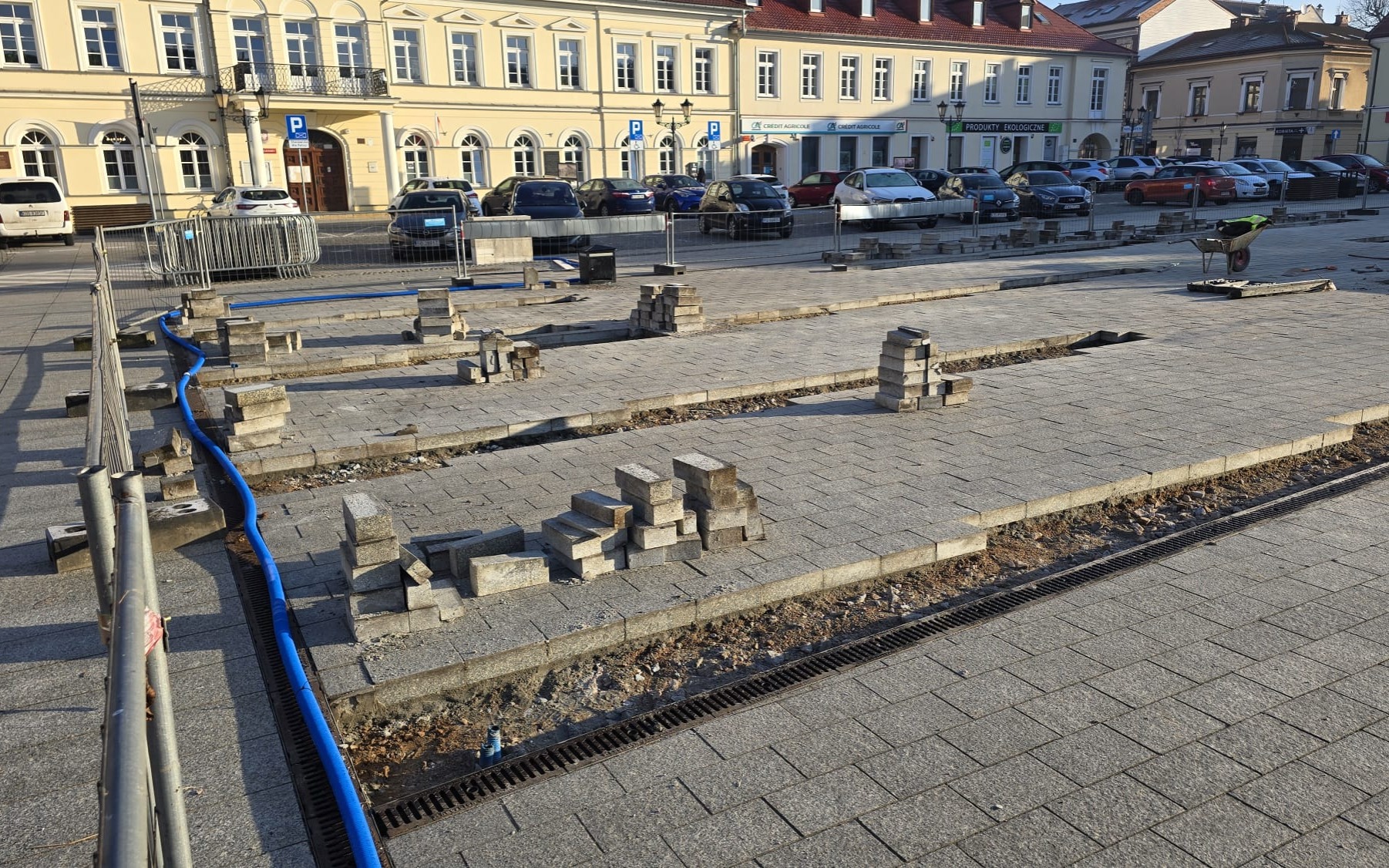 1,7 mln zł na remont Rynku w Oświęcimiu! Koniec z otoczakami, ale mieszkańcy pytają: a co z betonozą?