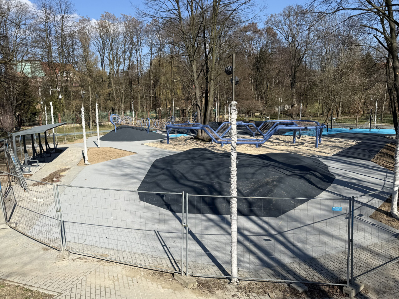 Bulwary w Oświęcimiu jak nowe! Inwestycja za 25 mln zł, park mgieł, plac wodny i tor dla rolkarzy