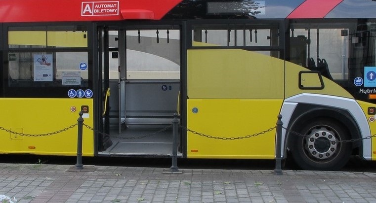 Oświęcim: Autobus miejski potrącił 17-latka na przejściu dla pieszych przy ulicy Nojego