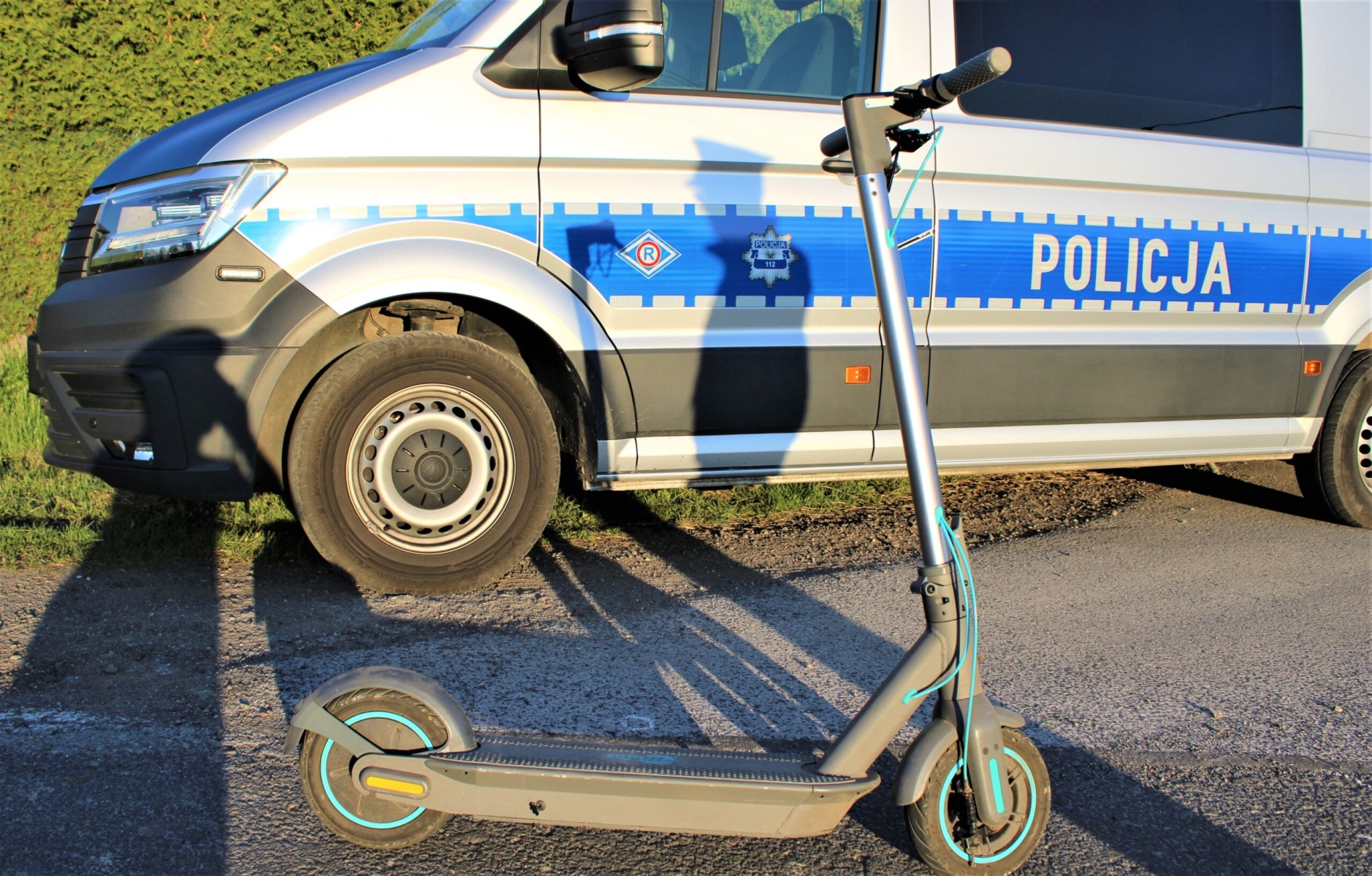Oświęcim: 15-latek jechał hulajnogą bez kasku i bez blokady prędkości. Mandat dostała matka