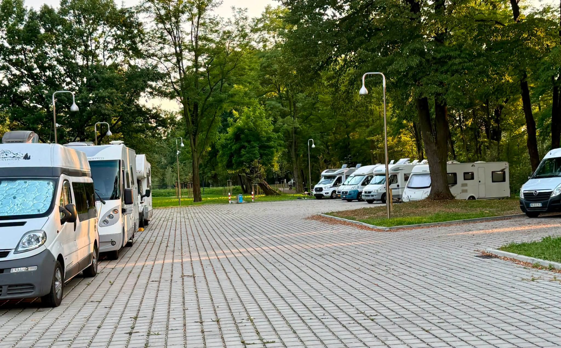 Kampery już tu nocują. Pytanie brzmi, czy Oświęcim pójdzie o krok dalej i zbuduje pole kempingowe?
