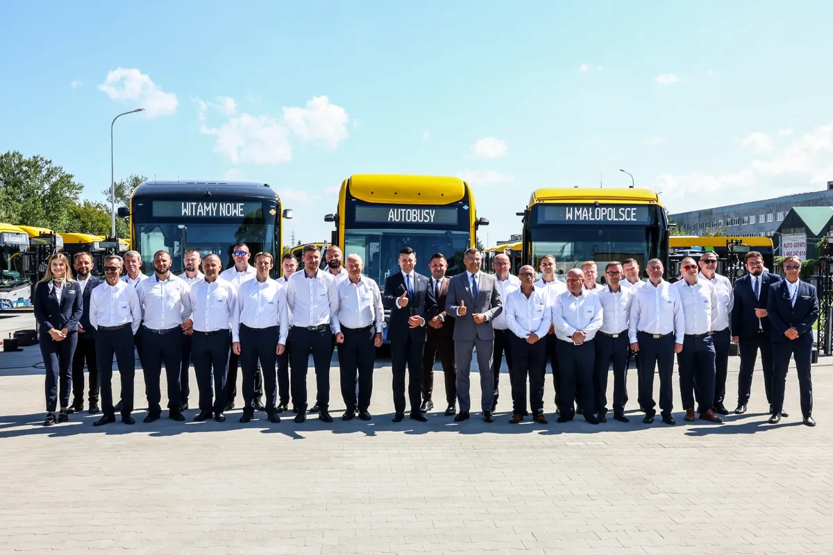 Małopolskie Linie Dowozowe rosną w siłę. 20 nowych, zeroemisyjnych autobusów na trasach regionu