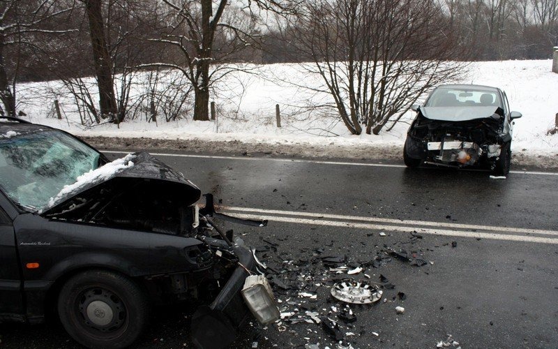 RAJSKO. Zderzenie czołowe, dwie osoby w szpitalu