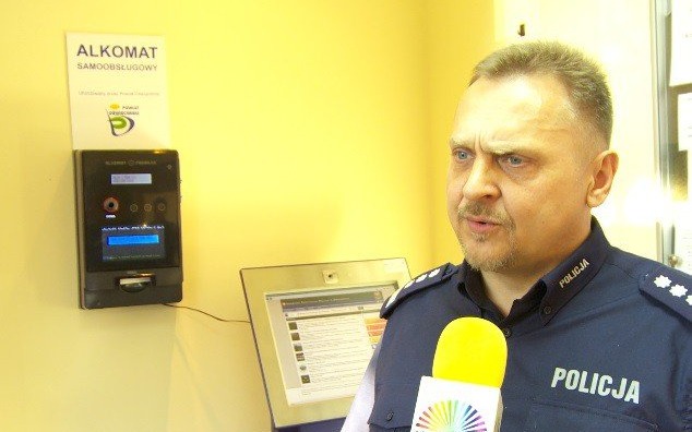 VIDEO-POWIAT. Starostwo przekazało ogólnodostępne alkomaty dla kierowców
