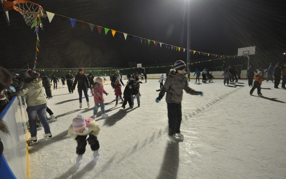 CHEŁMEK. Zapraszamy na lodowisko 2015