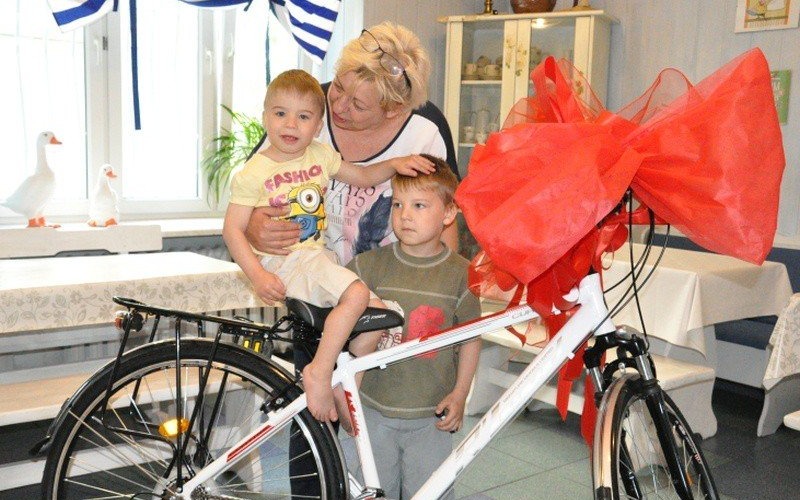 POWIAT. Radni ufundowali rower dla dzieci