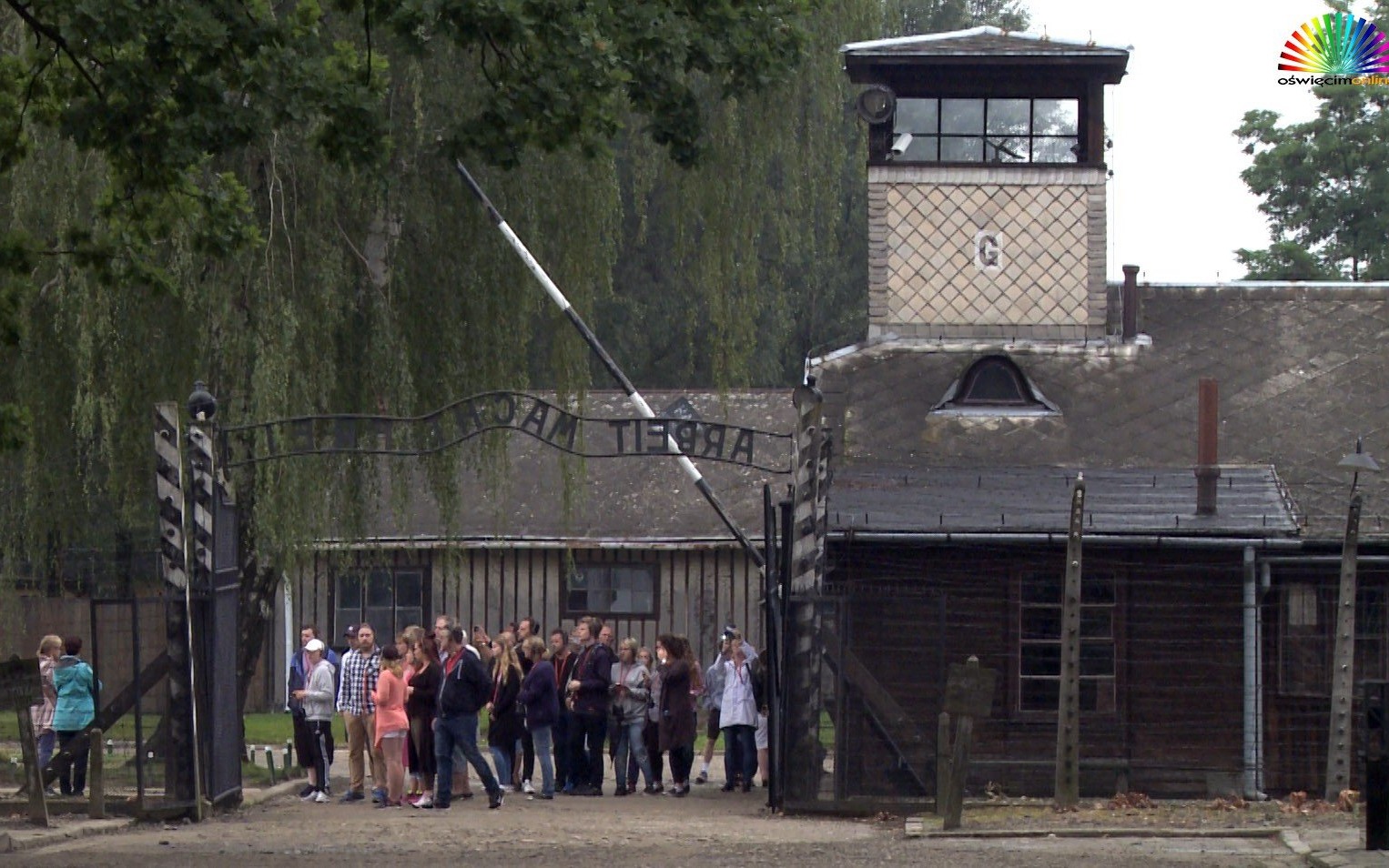 AUSCHWITZ. Pielgrzymi zwiedzają były niemiecki obóz koncentracyjny
