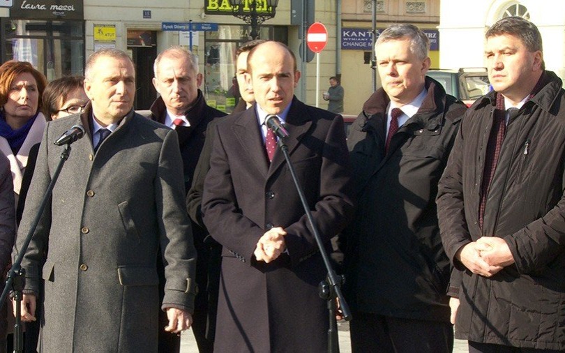 VIDEO-OŚWIĘCIM. Schetyna, Niedziela, Chwierut o wypadku premier Beaty Szydło