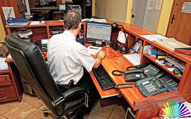 POWIAT. Oficer dyżurny, instruował rodzinę jak uratować niemowlę