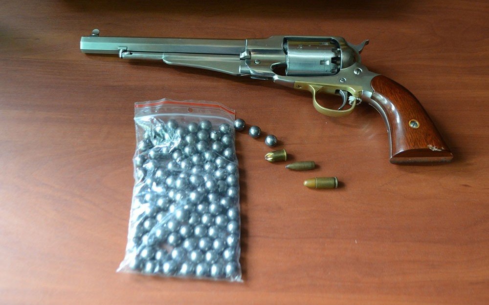 POWIAT. 35-latek groził rodzinie rewolwerem