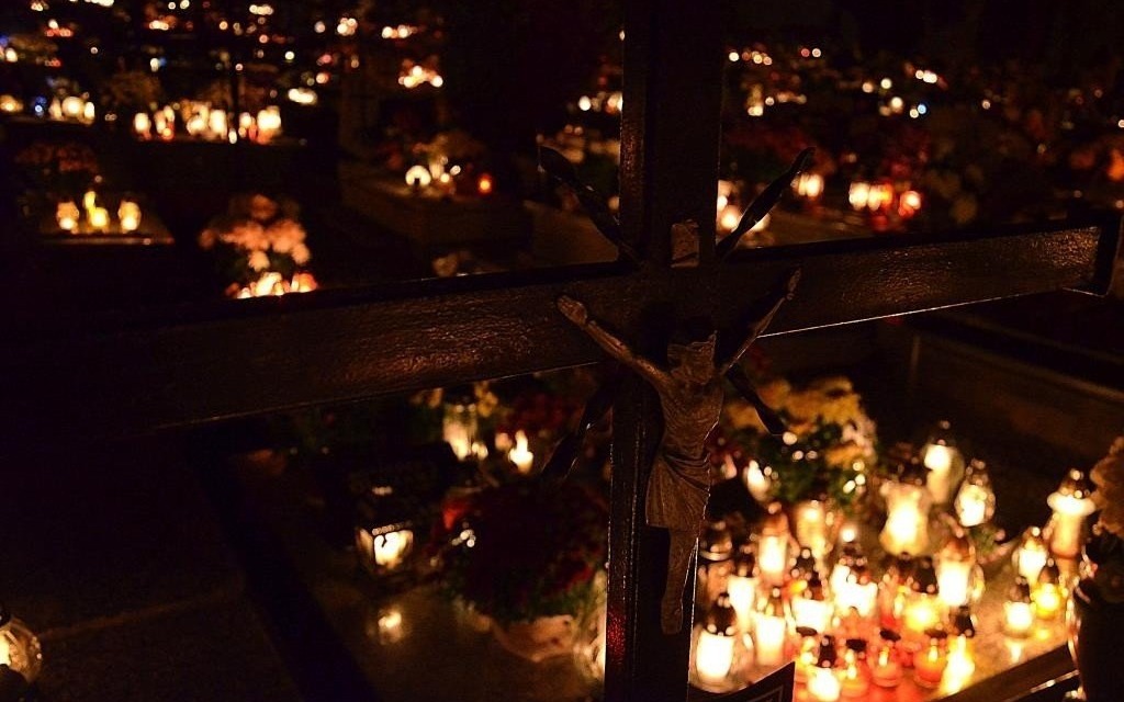 KĘTY. Zmiana organizacji ruchu przy cmentarzach