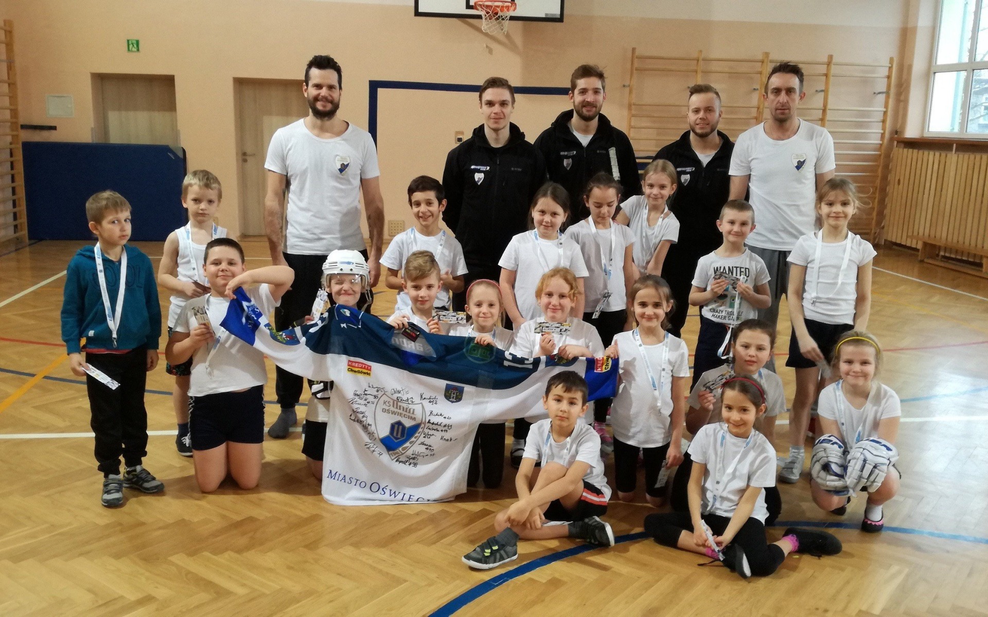 OŚWIĘCIM. Hokeiści poprowadzili zajęcia W-F