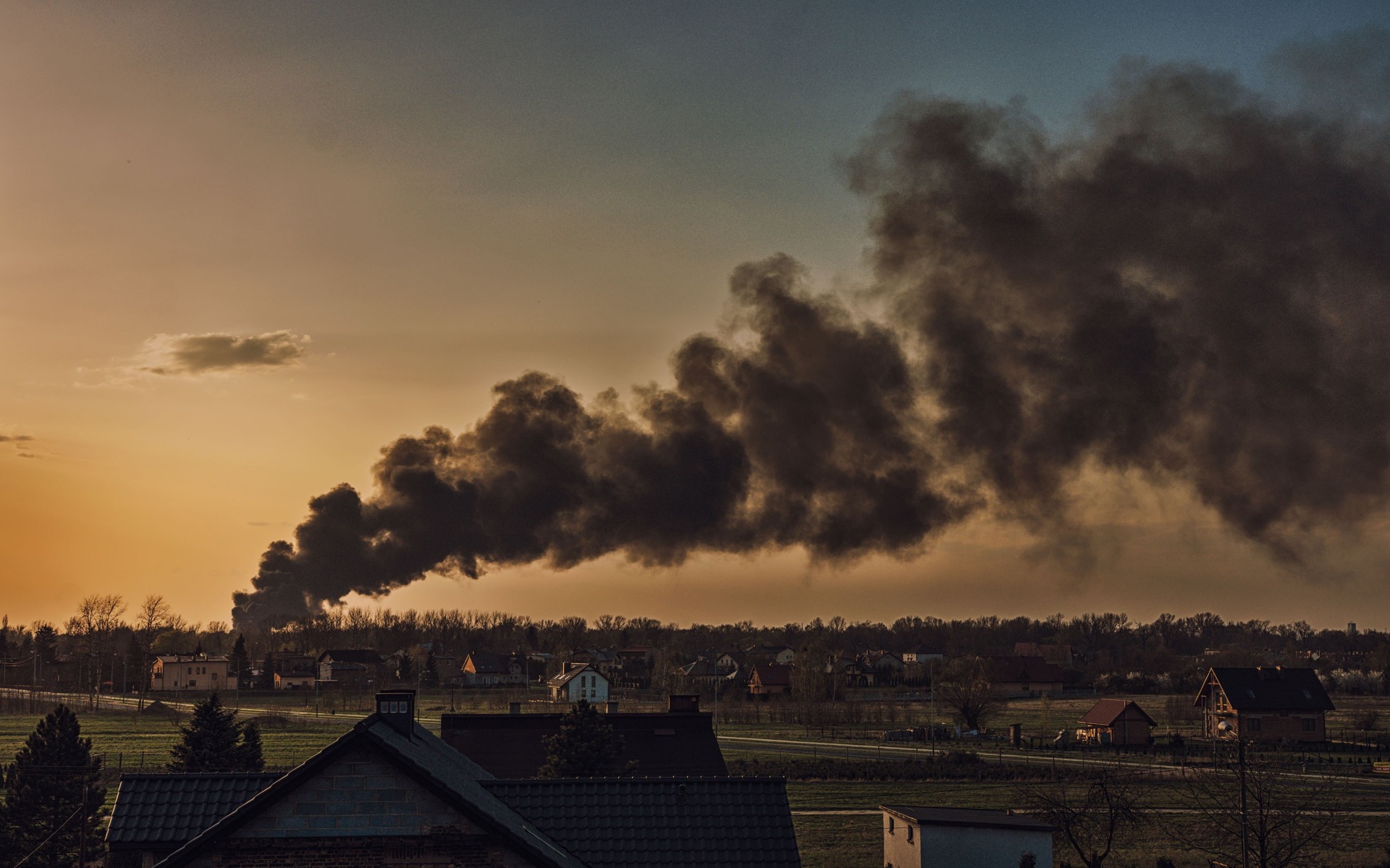 POWIAT. Starosta Zbigniew Starzec dziękuje strażakom