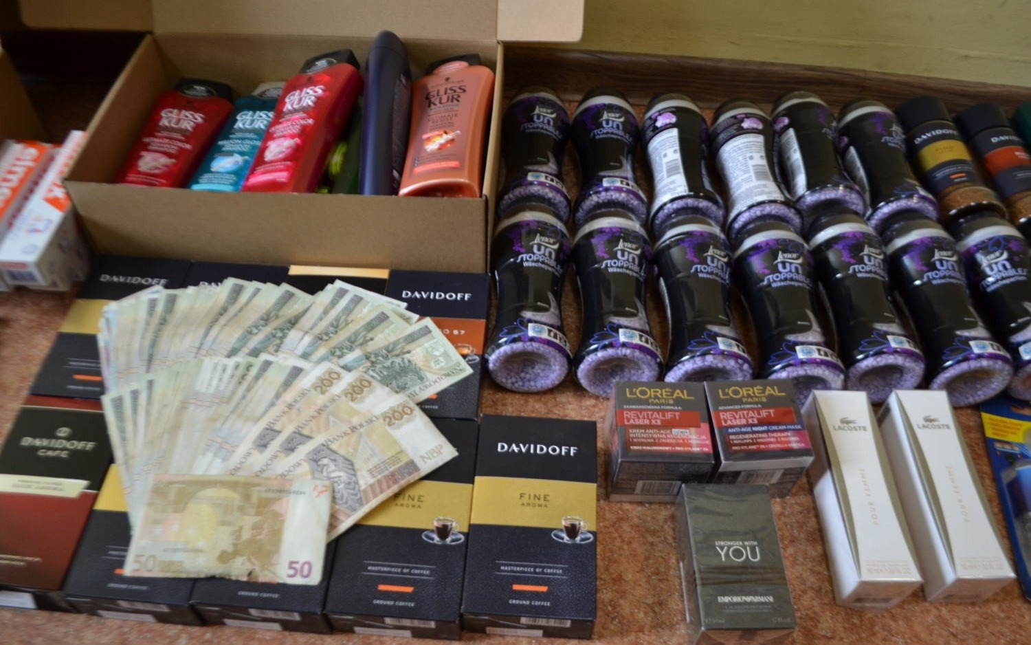 OŚWIĘCIM. Złodziejski duet okradający sklepy zatrzymany