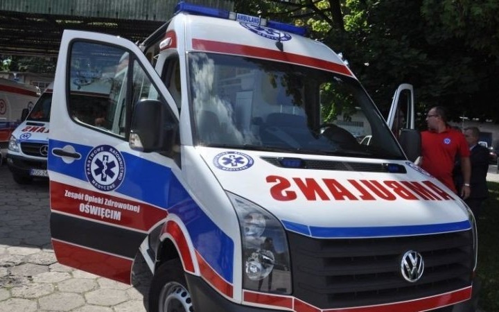 POWIAT. Starosta Zbigniew Starzec rozważa zakup nowej karetki