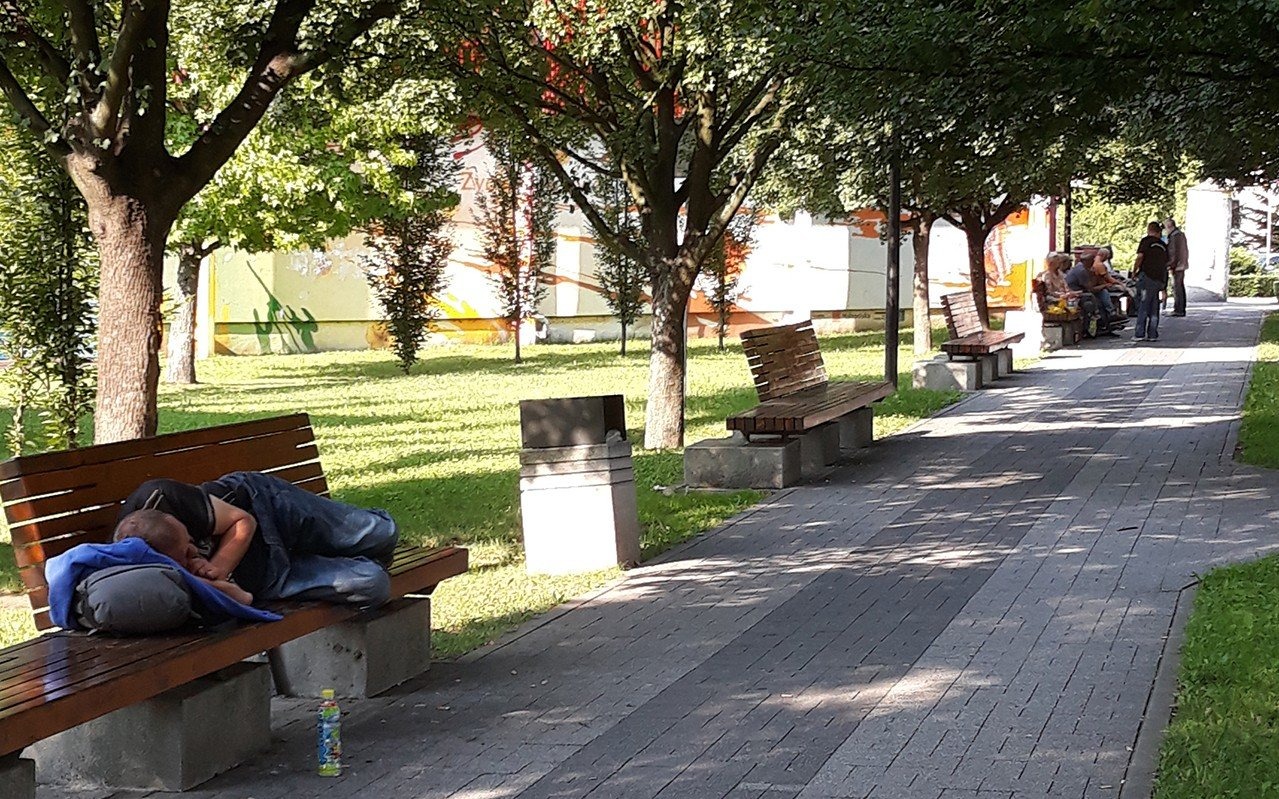 OŚWIĘCIM. Starosta interweniuje ws. pijaczków na Placu Pokoju