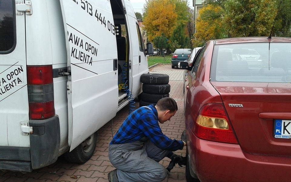 Firma Mobil-Gum wymiana opon pod Twoi domem