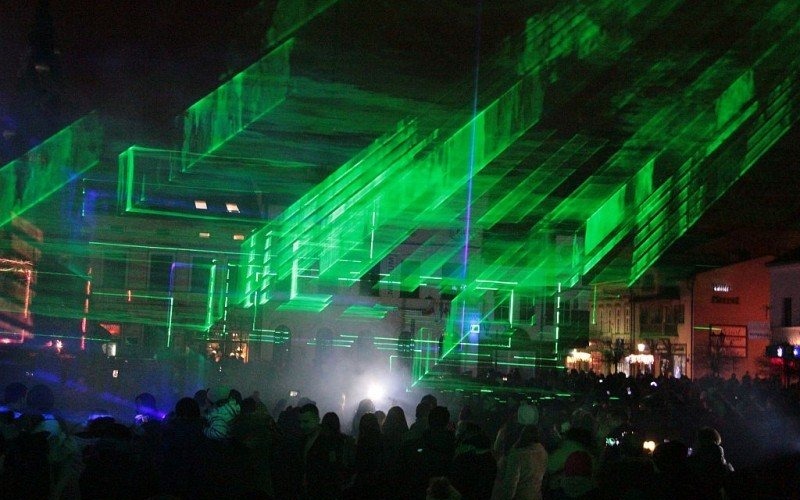 OŚWIĘCIM. Pierwszy sylwestrowy pokaz laserów