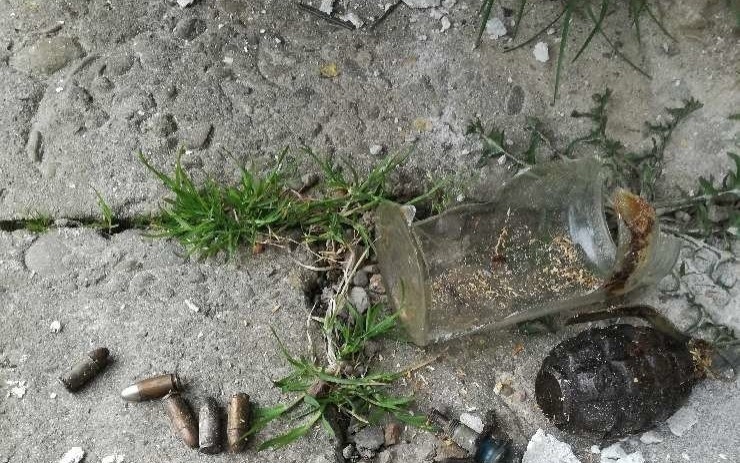 OŚWIĘCIM. Granaty i naboje na poddaszu