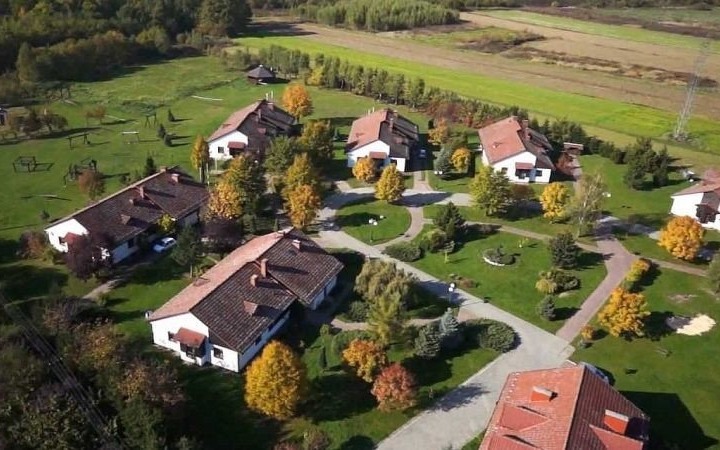 POWIAT. Ćwierć wieku „Rajskiej Wioski”