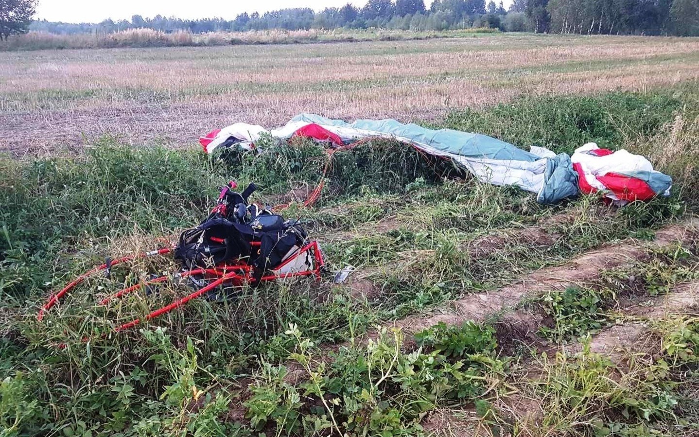 SKIDZIŃ. Motoparalotniarz spadł z wysokości