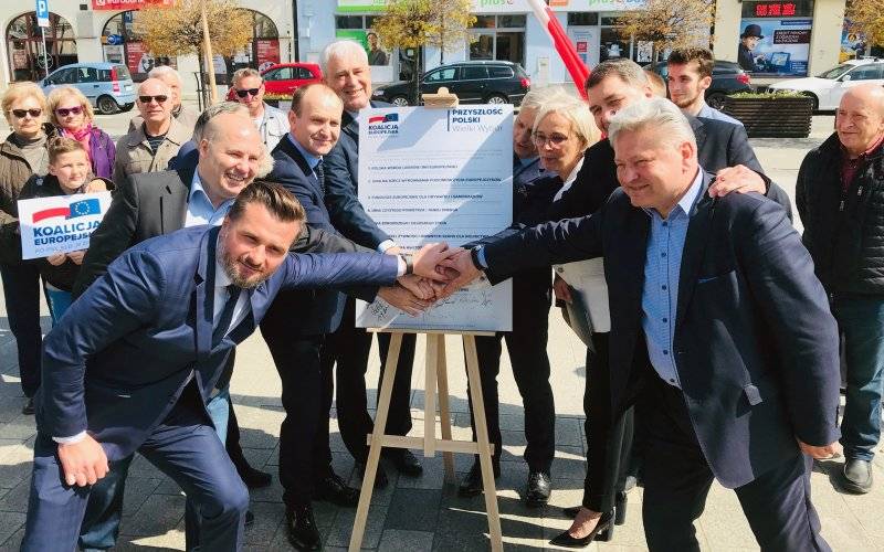 POWIAT. Dorota Niedziela i Marek Sowa liderami KO