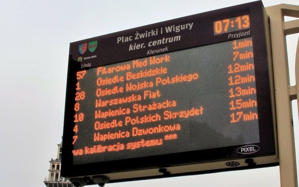 OŚWIĘCIM. 11 tablic z informacją pasażerską