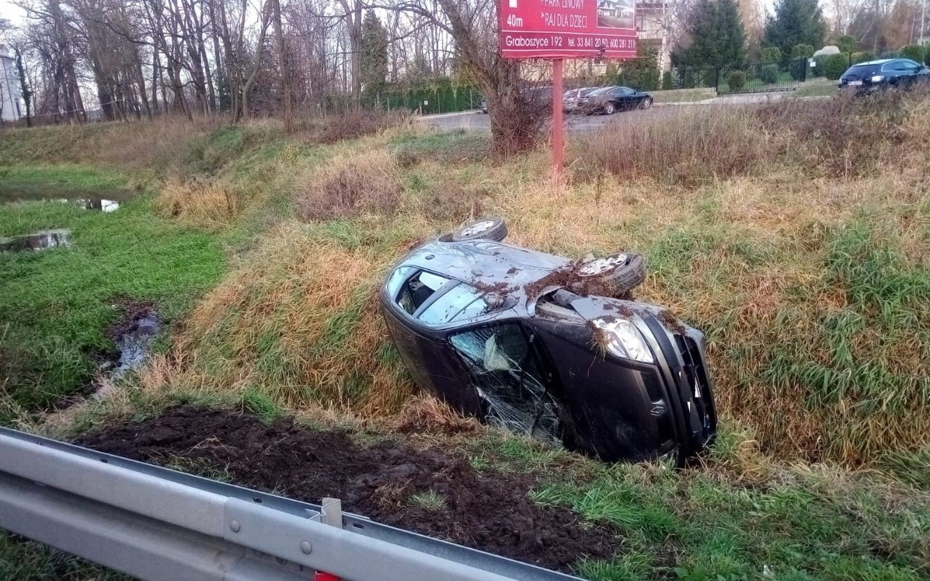GRABOSZYCE. Sprawca kolizji zasnął za kierownicą