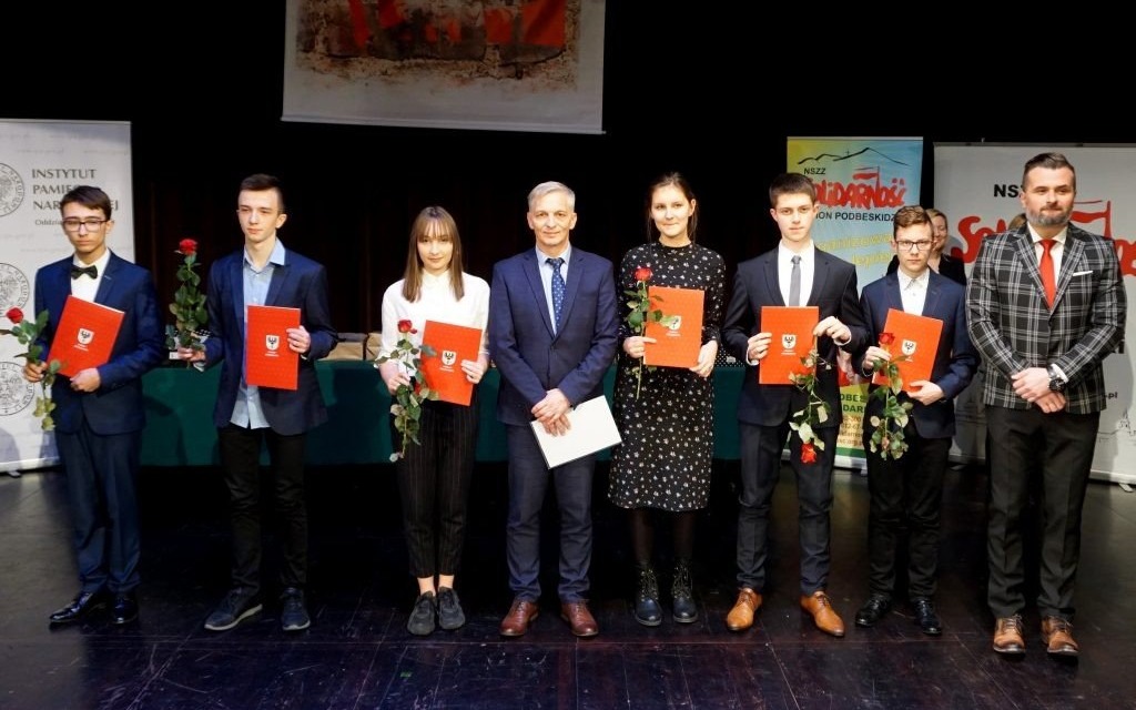 POWIAT. Edukacja to gwarancja siły i rozwoju niepodległego państwa