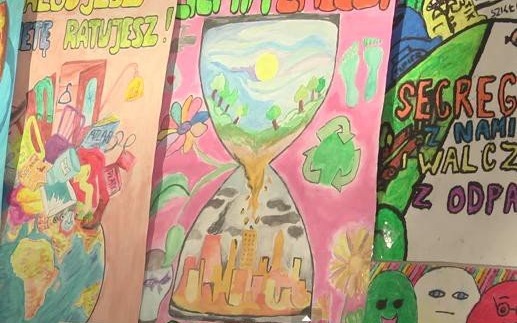 VIDEO-POWIAT. Gram w kolory - segreguję odpady