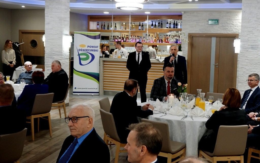 POWIAT. Wszyscy gramy w jednej drużynie