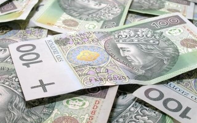 Pożyczka 10 000 zł – w jakich sytuacjach wziąć i gdzie jej szukać?