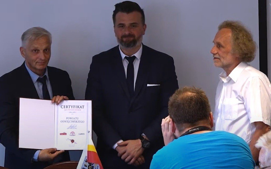 POWIAT. Powiatowa Karta Seniora. Obopólne korzyści dla starszych osób i podmiotów gospodarczych