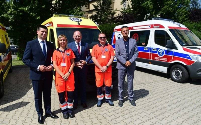 POWIAT. Nowa karetka sfinansowana z tarczy antykryzysowej