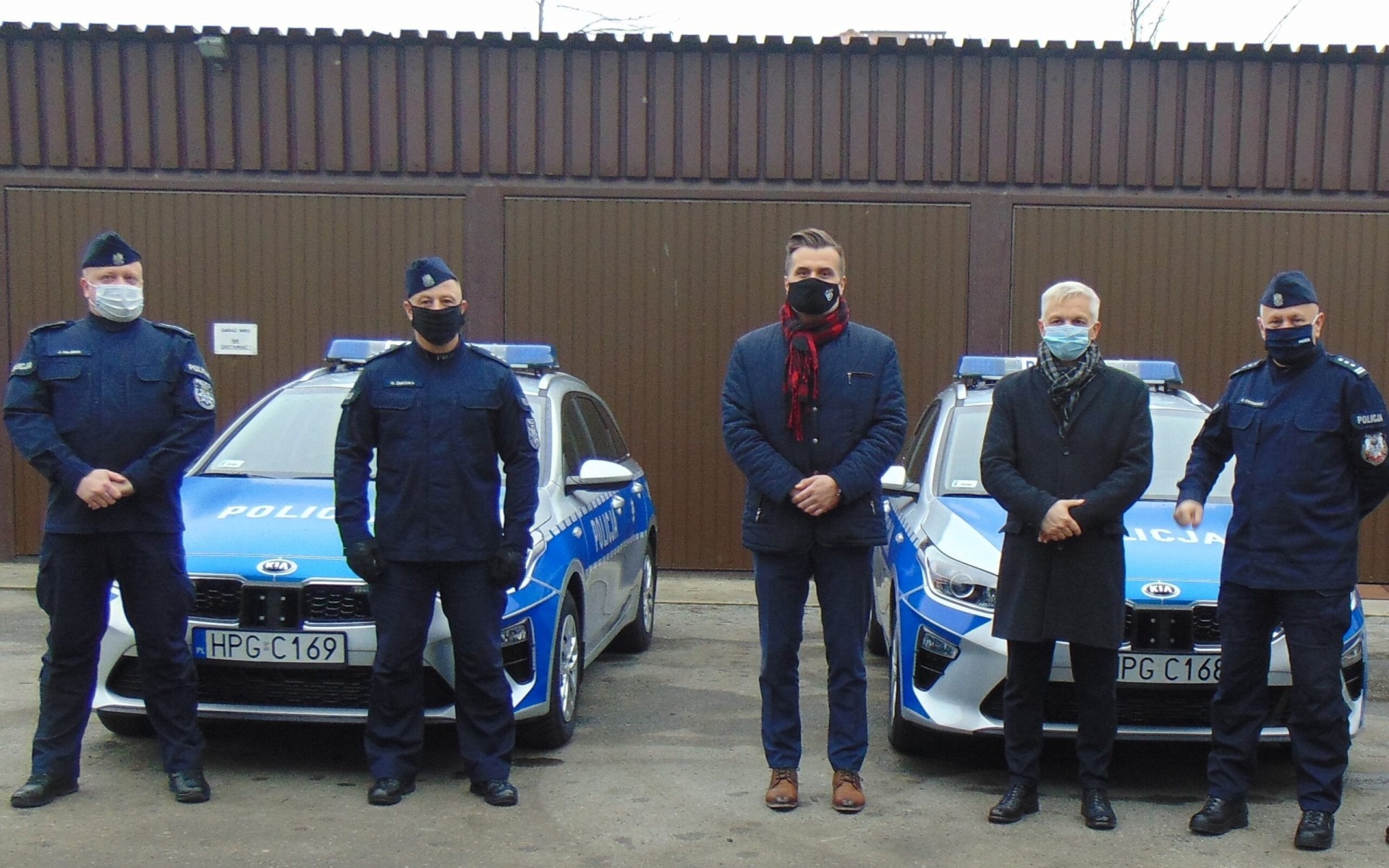 POWIAT. dwa nowe radiowozy marki KIA